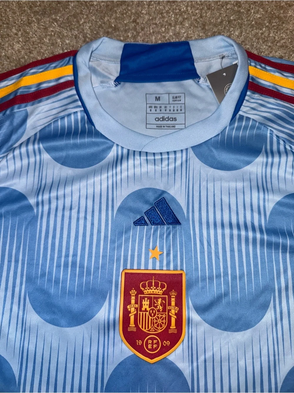 Adidas Spain 2022 Men’s Away Soccer Jersey 🆕 - Picture 6 of 7